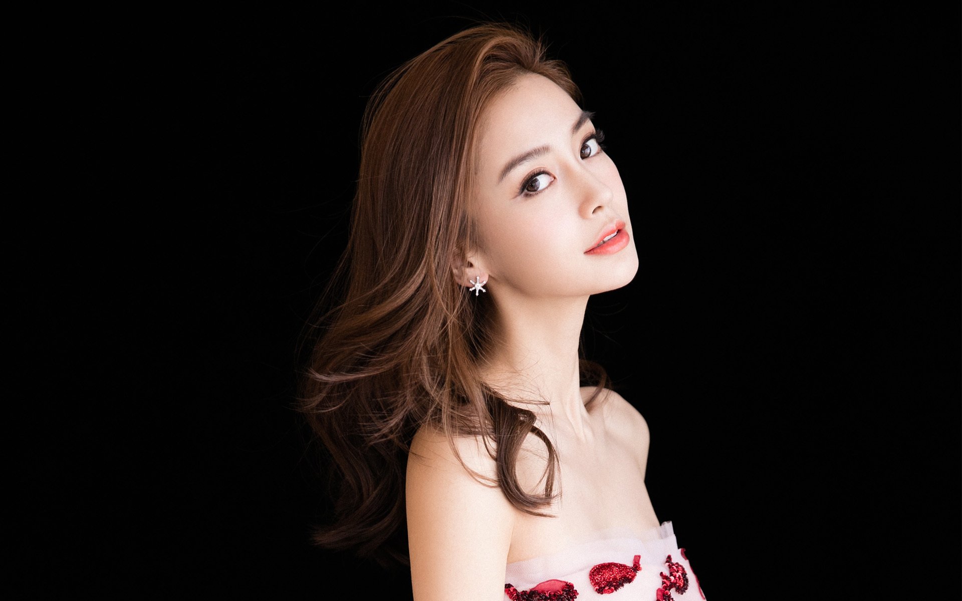 主教练总结前阶段战绩强调细节决定成败要求全员专注,主教练的作用